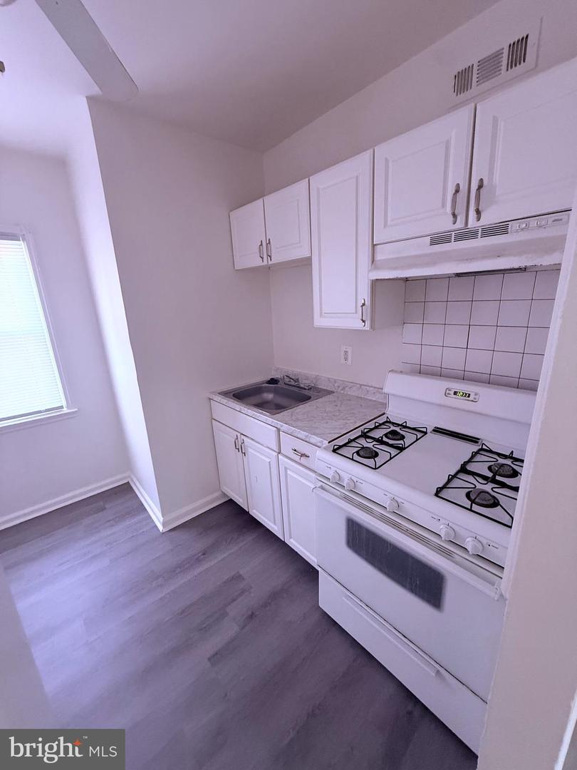 520 Baltic Ave #B — photo