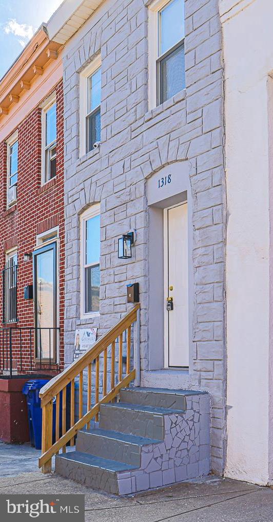 1318 N Spring St — photo