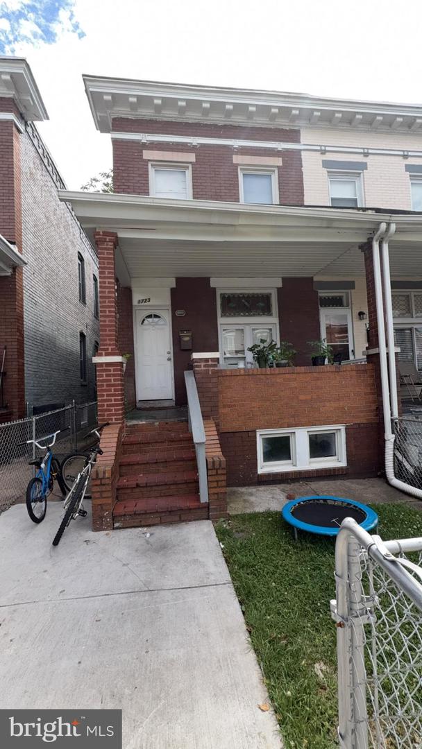 1723 Homestead St — photo