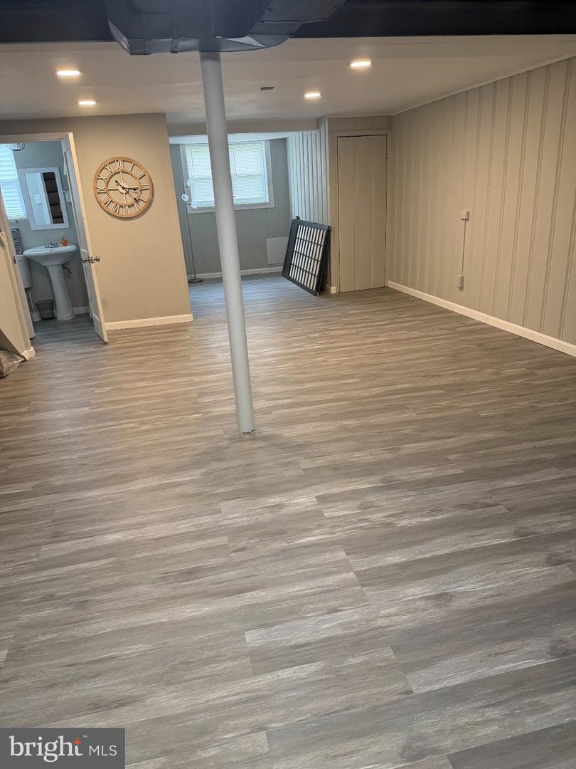 5020 Ready Ave — photo