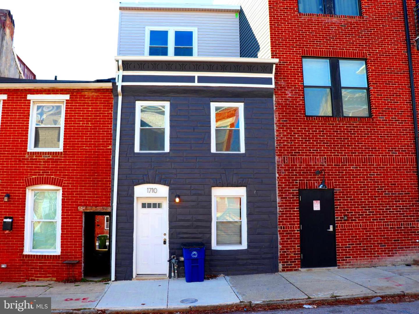 1710 Light St — photo
