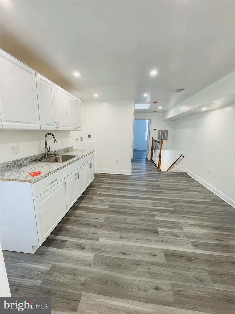 1729 N Bond St — photo