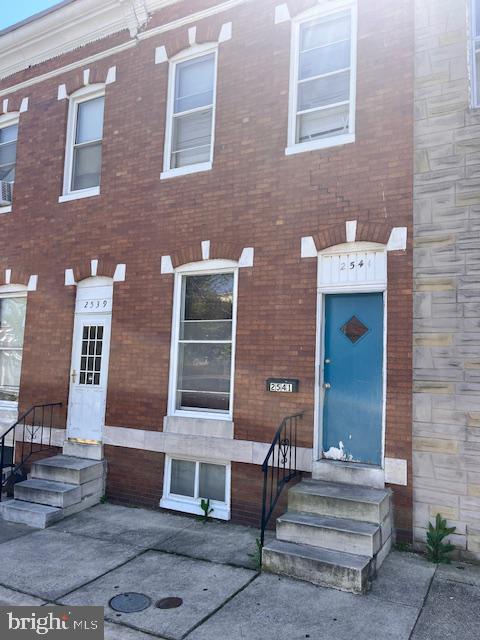 2541 Christian St — photo