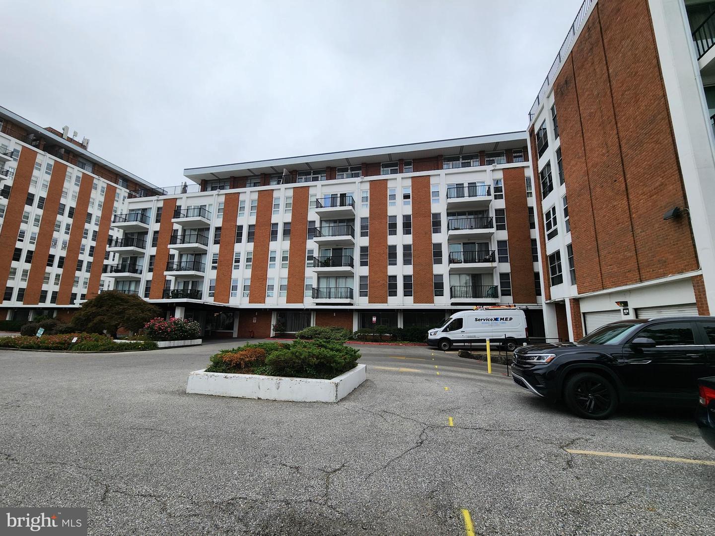 6606 Park Heights Ave #811 — photo