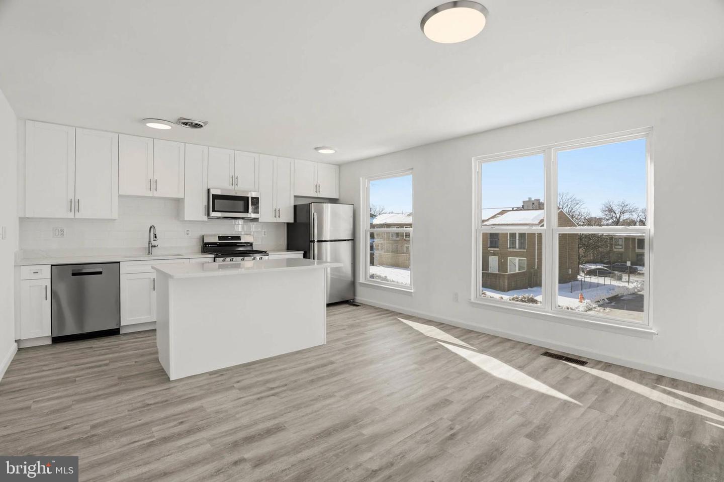 804 Arnold Ct — photo