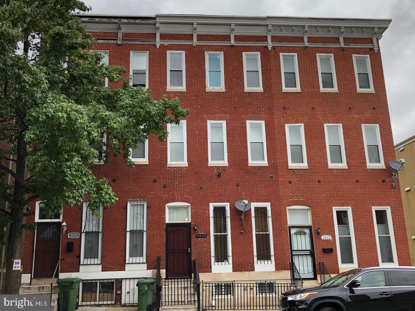 1614 W Lexington St — photo