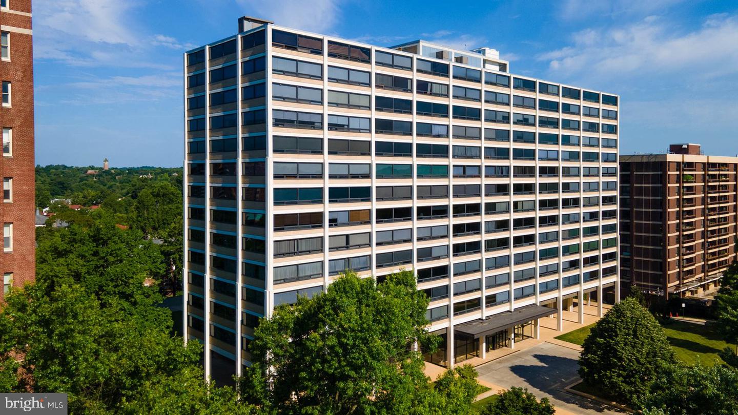 4000 N Charles St #404 — photo