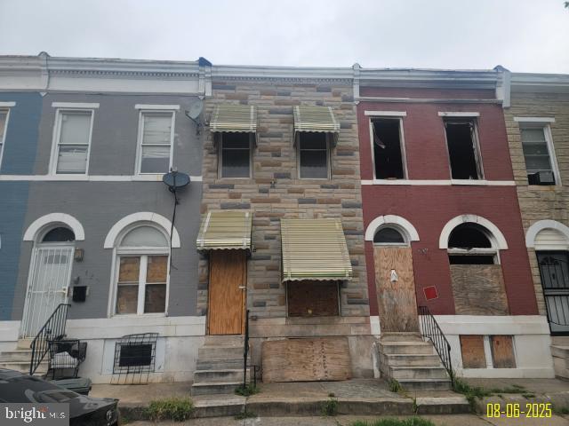 1818 Clifton Ave — photo