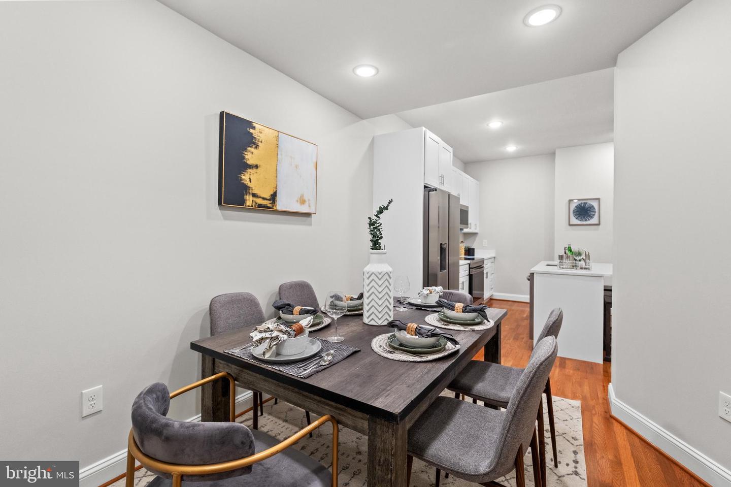 2103 McCulloh St — photo