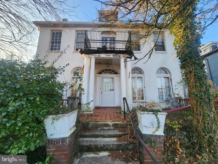 3307 Fairview Ave — photo