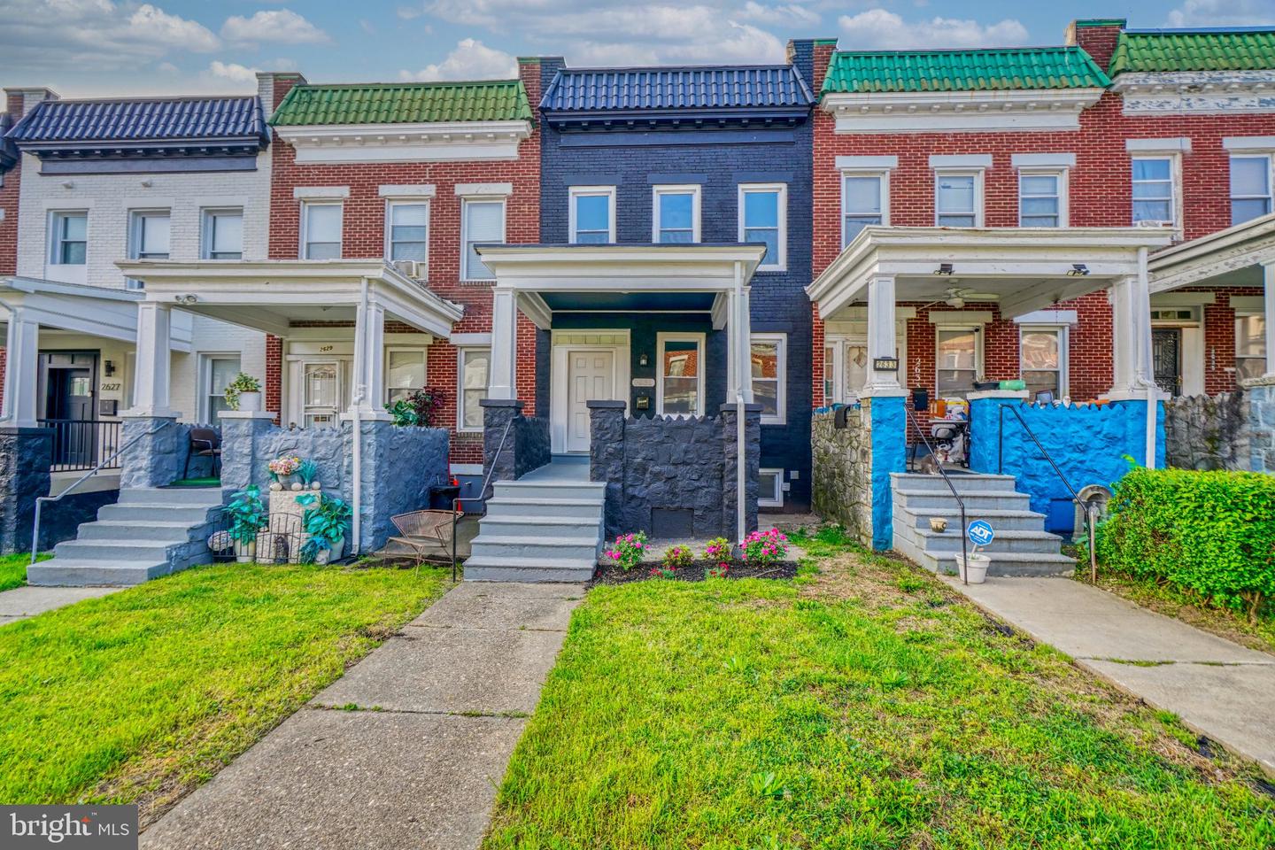 2631 Loyola Nway — photo
