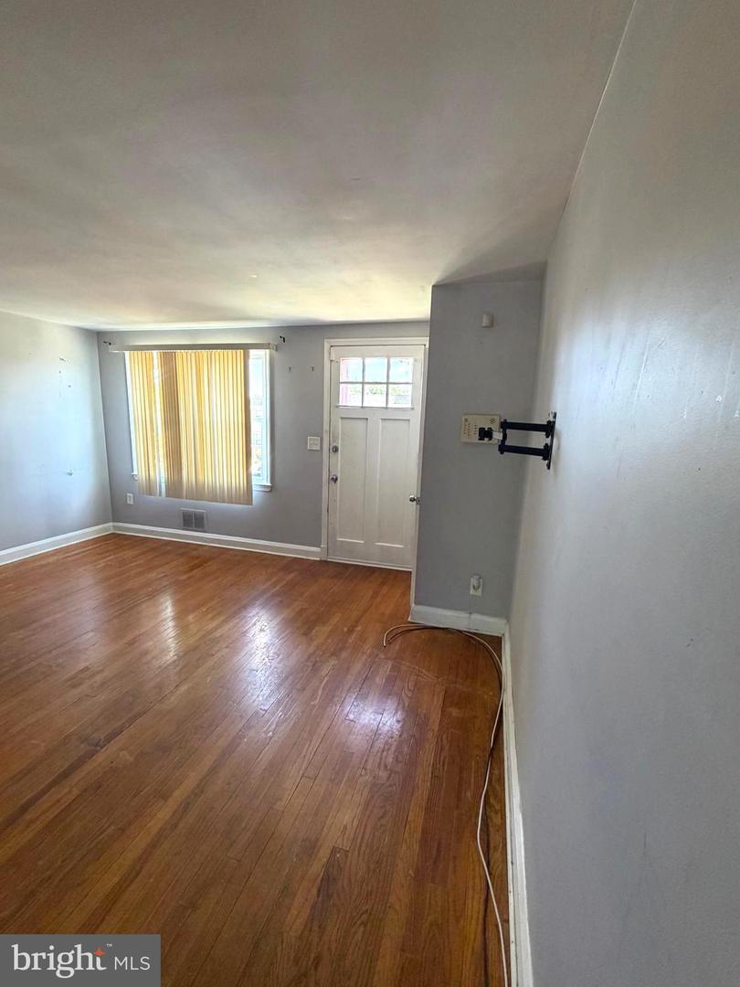726 S Woodington Road, Baltimore, MD 21229 — photo 3