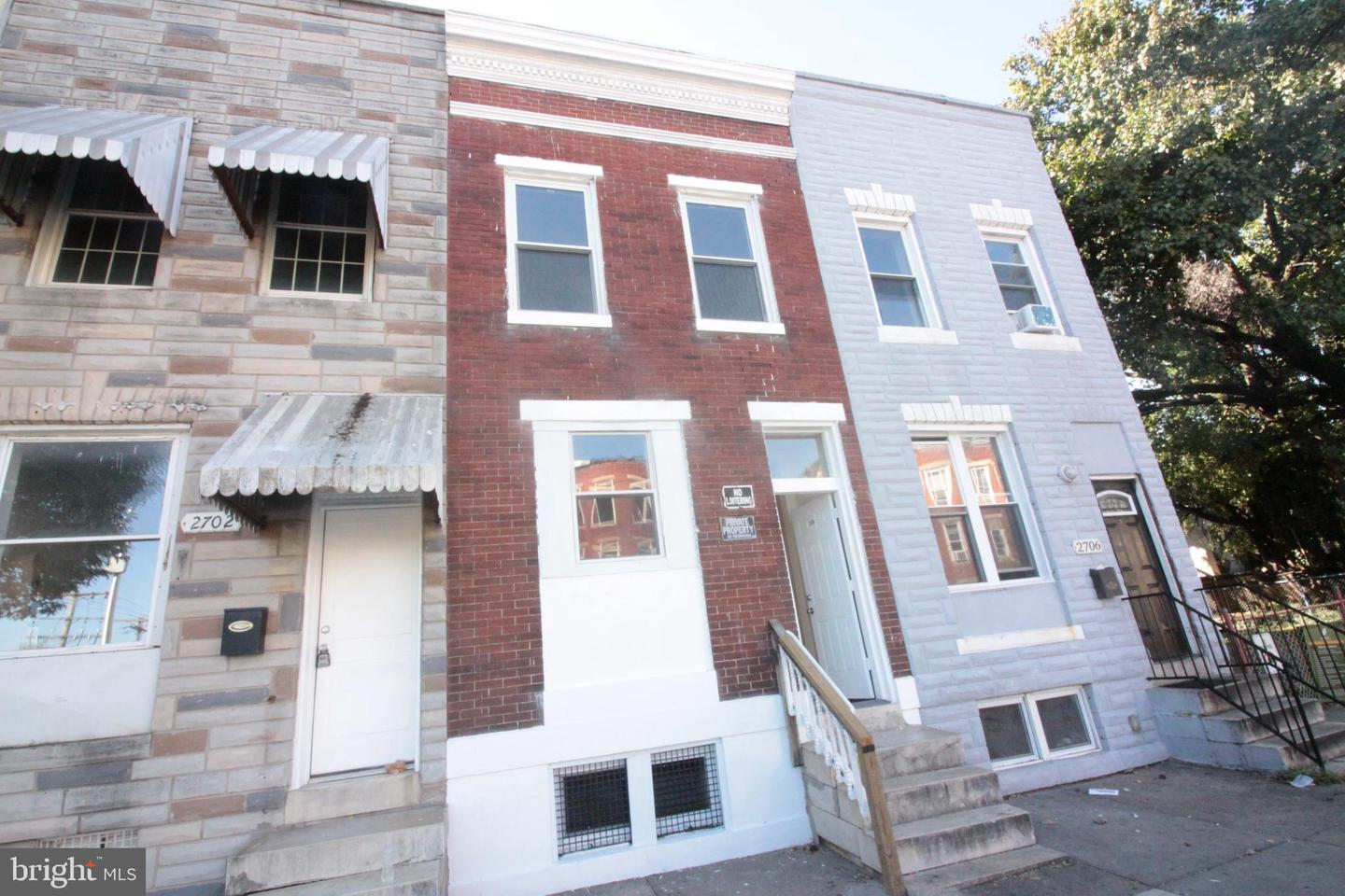 2704 Greenmount Ave — photo