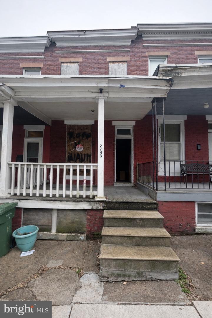 2743 W Lafayette Ave — photo