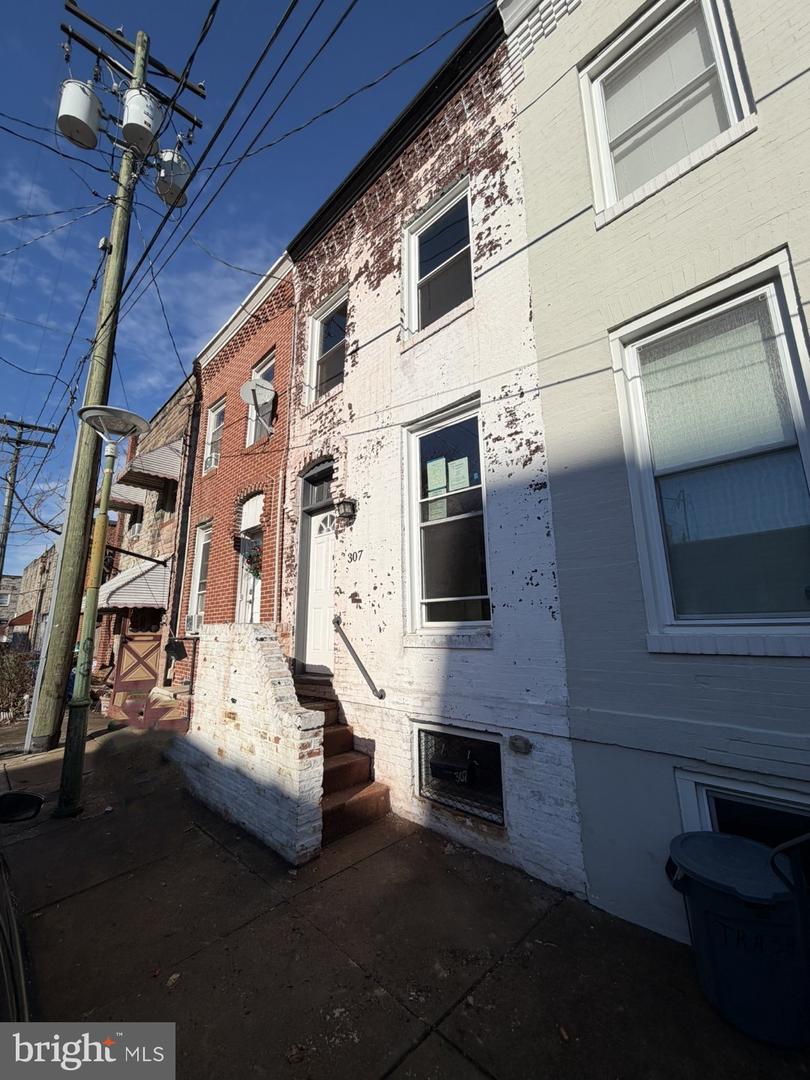307 S Baylis St — photo