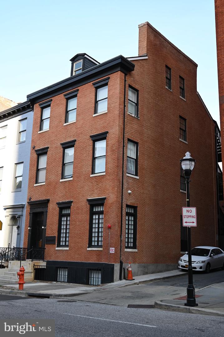 106 W Saratoga St — photo