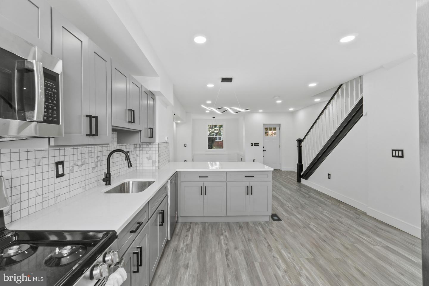 2627 Garrett Ave — photo