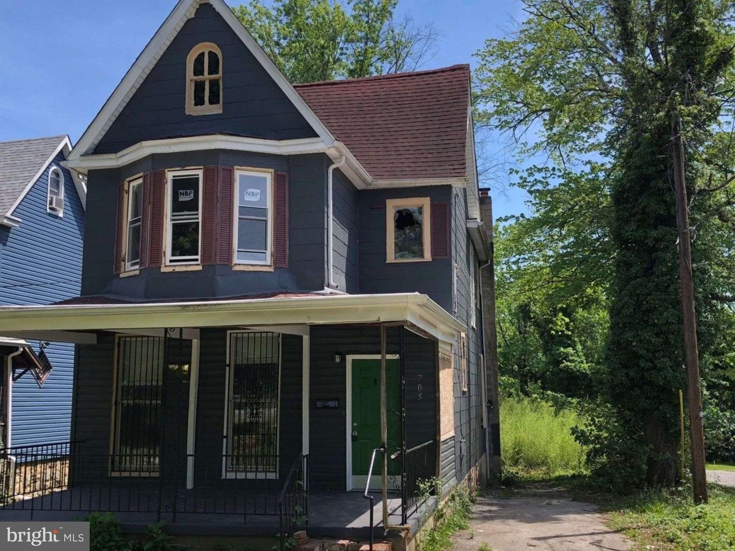 705 Woodbourne Ave — photo