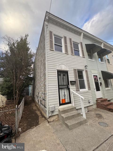 424 Cambria St — photo
