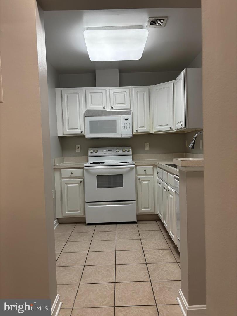 23 Pierside Dr #130 — photo