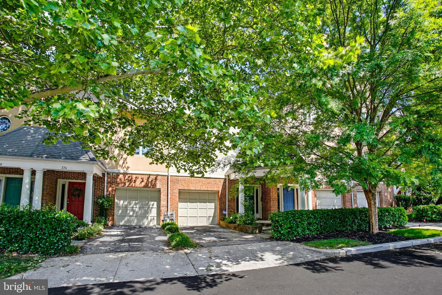 372 Homeland Southway — photo