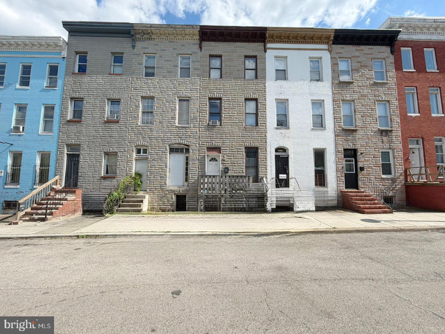 2535 Ashton St — photo