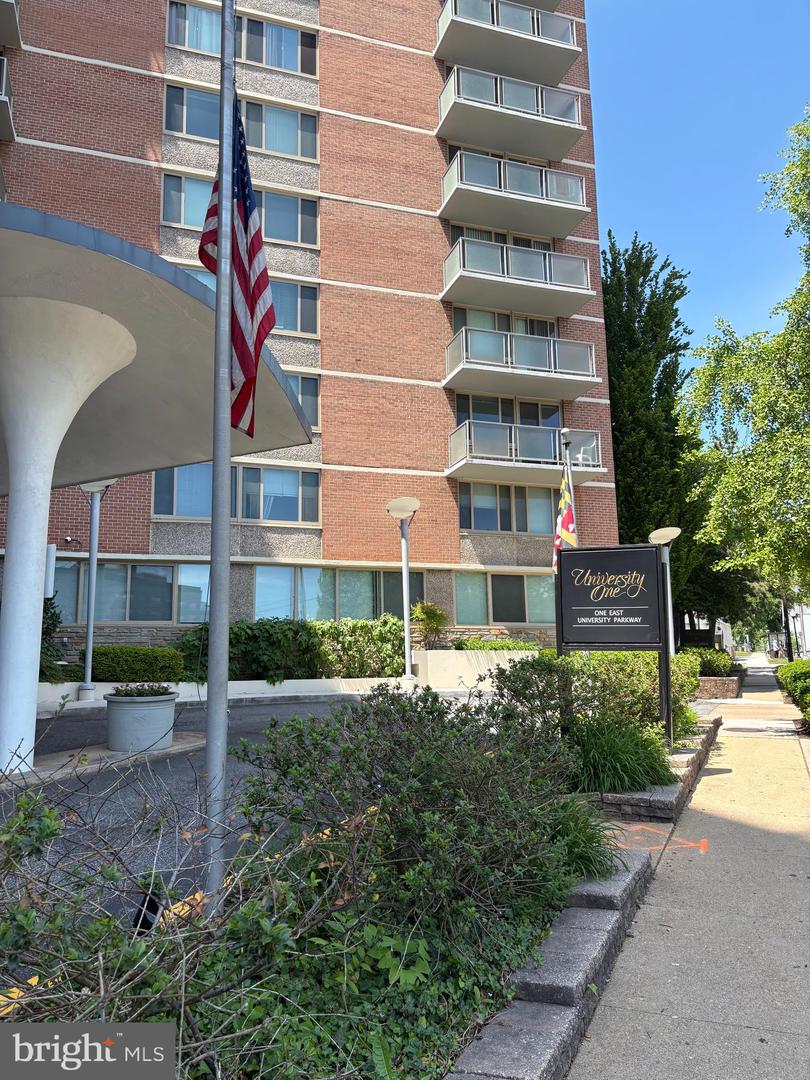 1 E University Pkwy #1302 — photo