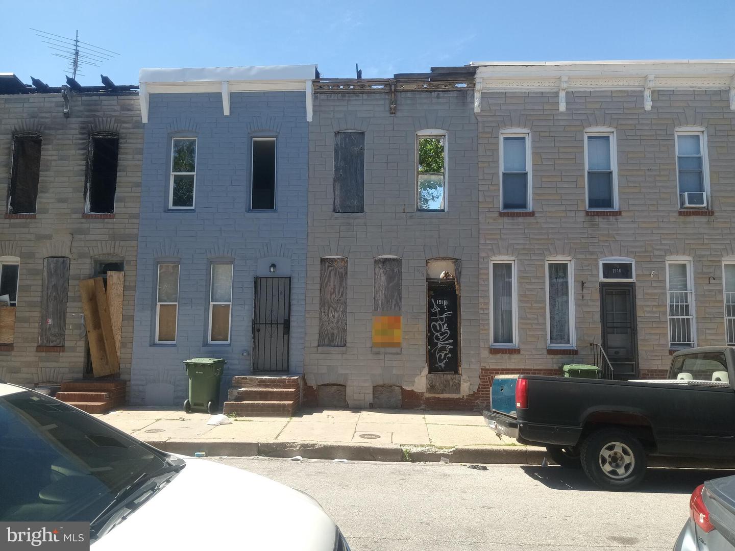 1918 Christian St — photo