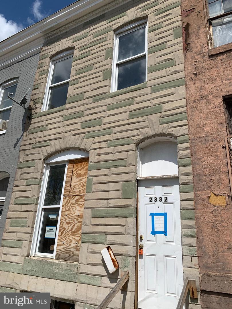2332 W Baltimore St — photo