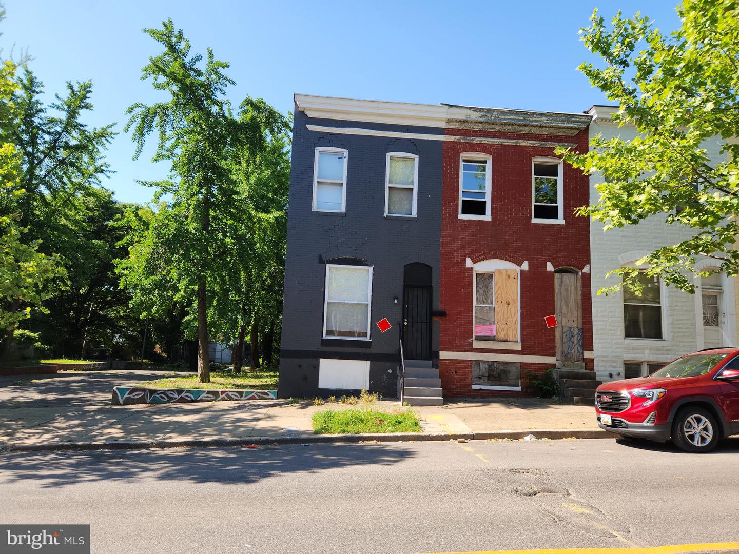 2557 W Baltimore St — photo