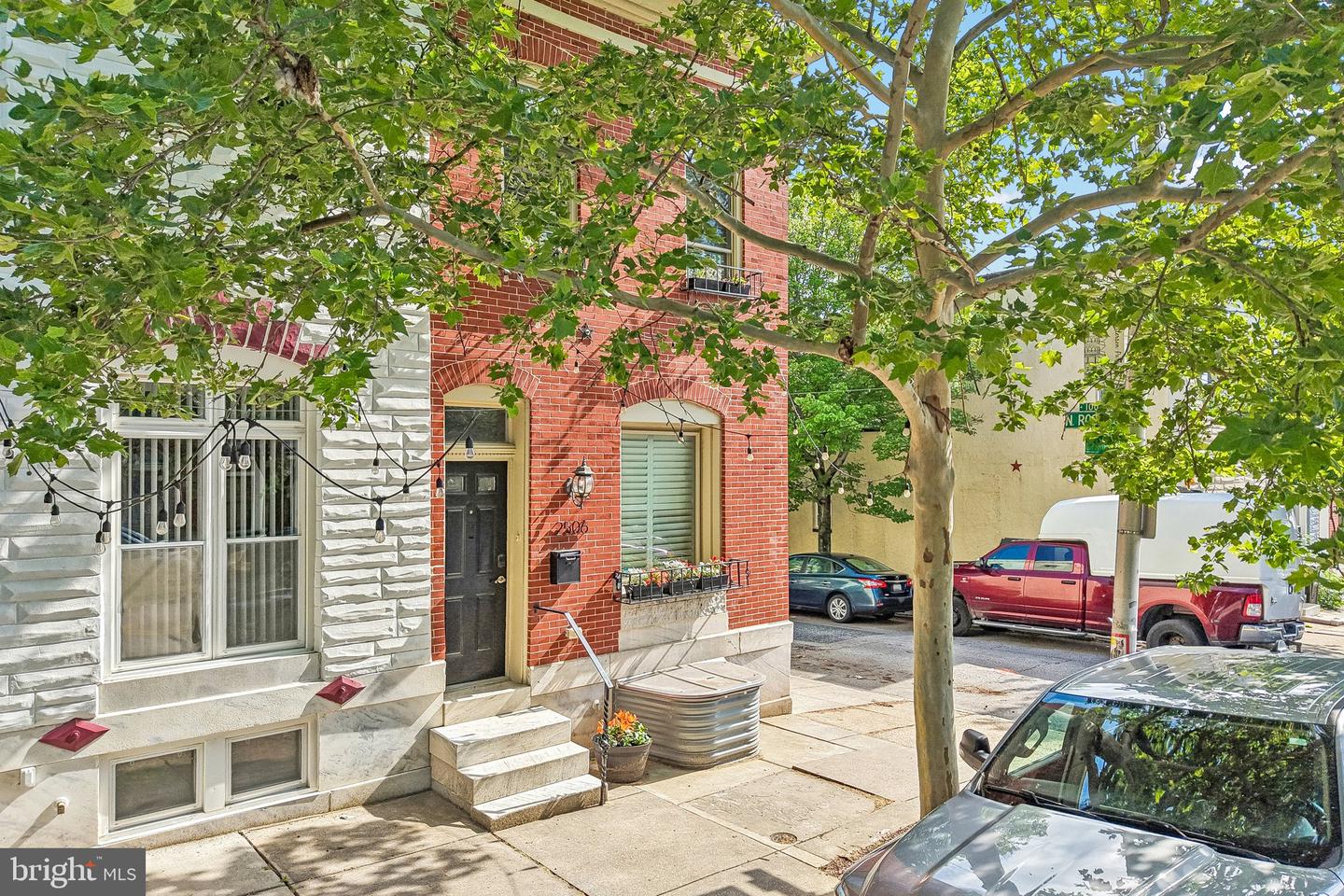 2506 E Fairmount Ave — photo