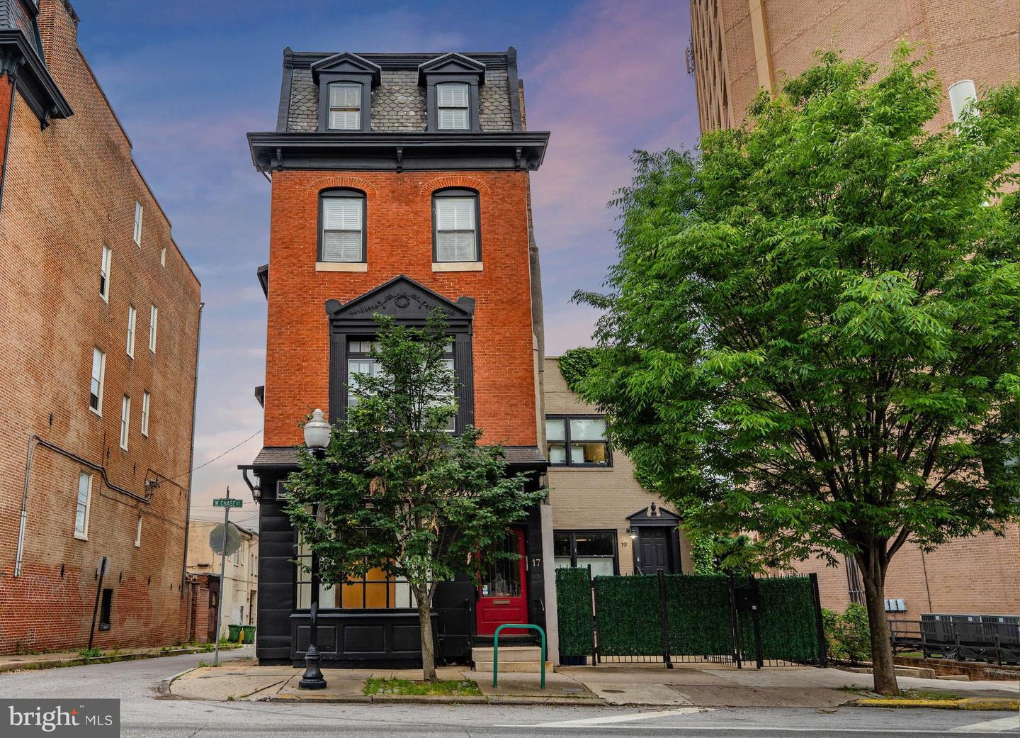 17 W Chase St — photo