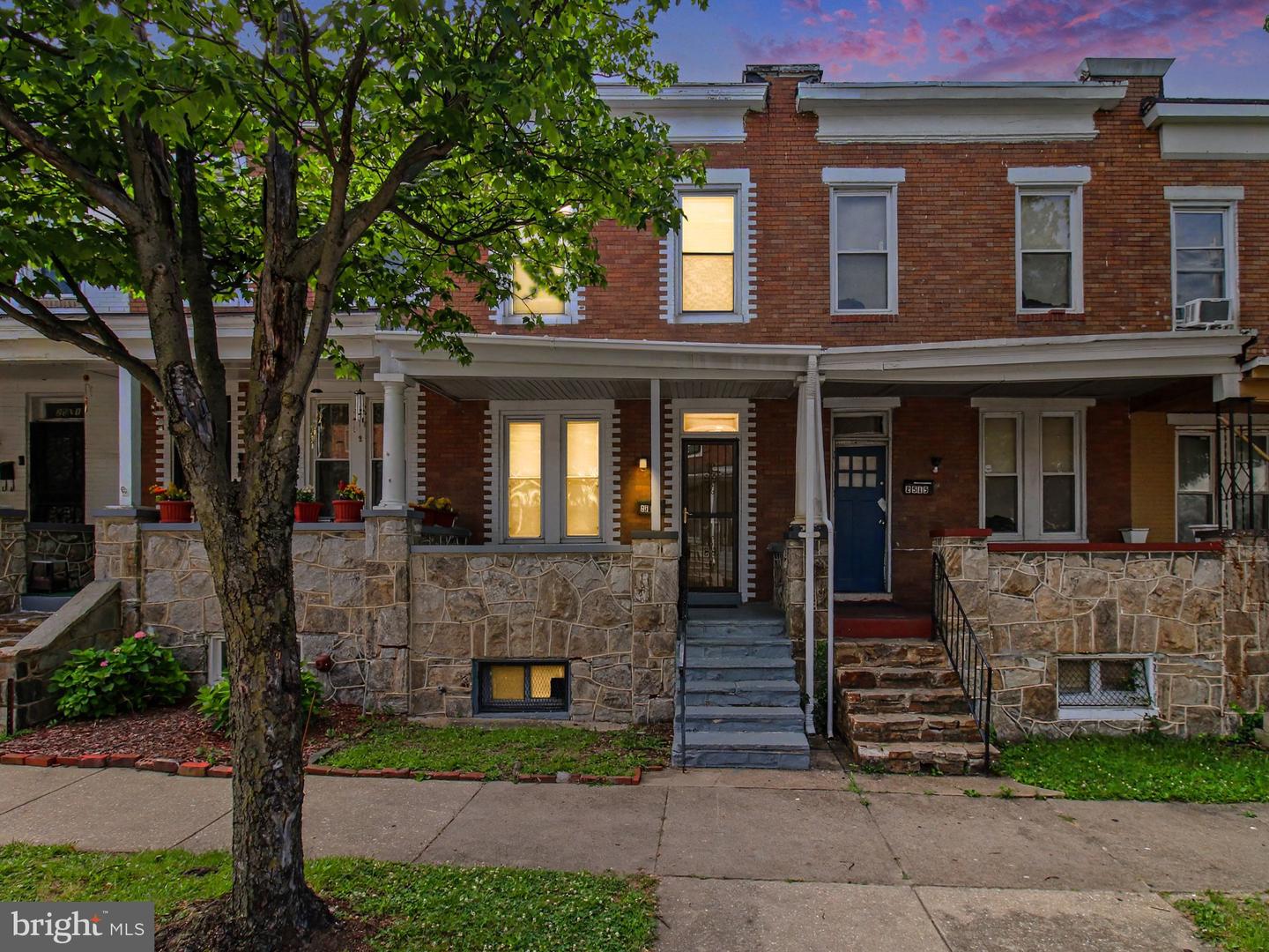 2517 Robb St — photo