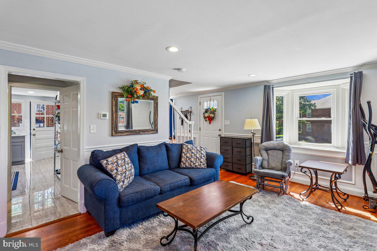 4818 Lindsay Rd — photo