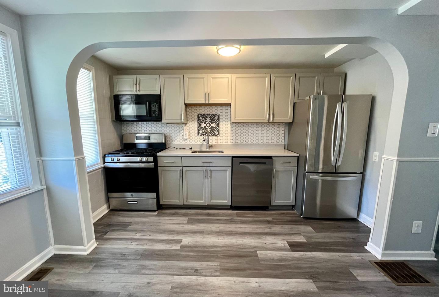 3707 Mactavish Ave — photo