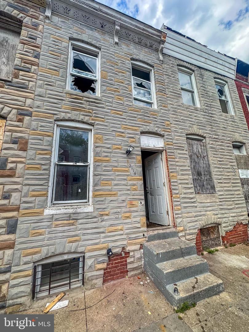 2114 Vine St — photo