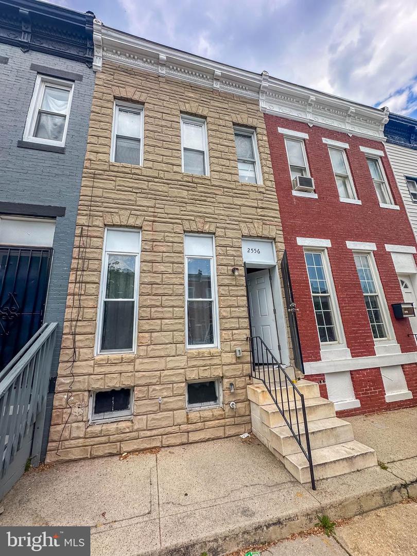 2556 W Fairmount Ave — photo