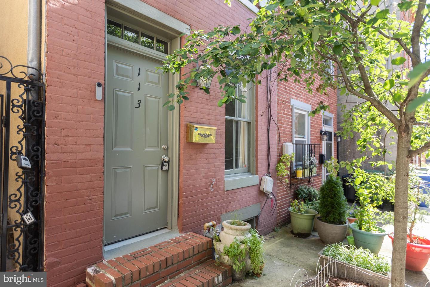 113 E Churchill St — photo