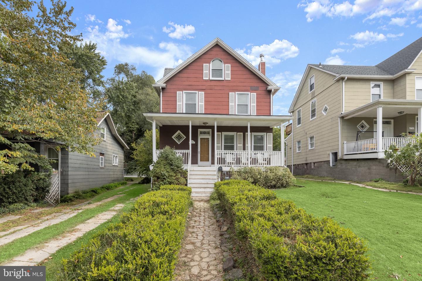 2708 Evergreen Ave — photo