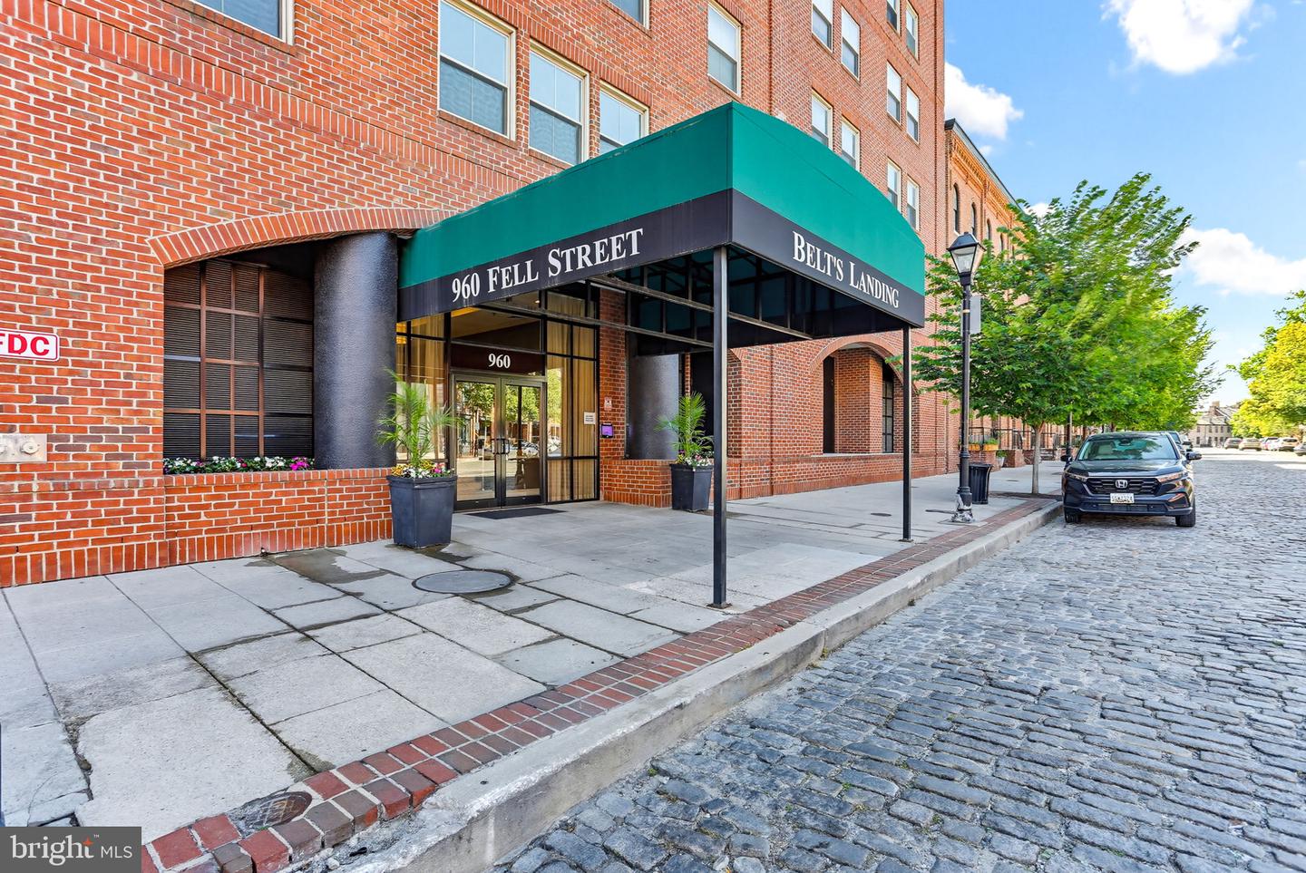 960 Fell St #202 — photo