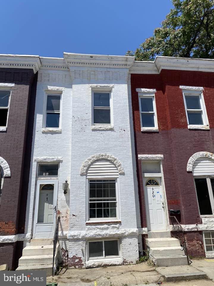 918 Appleton St — photo