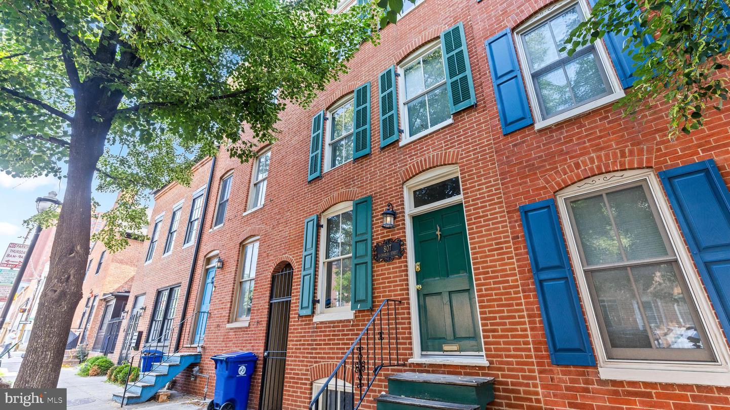 807 S Charles St S — photo