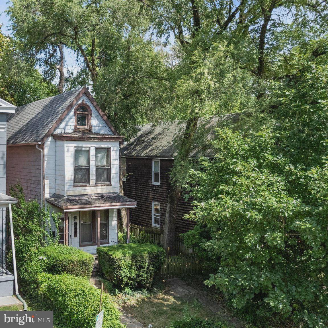 3407 Barclay St — photo