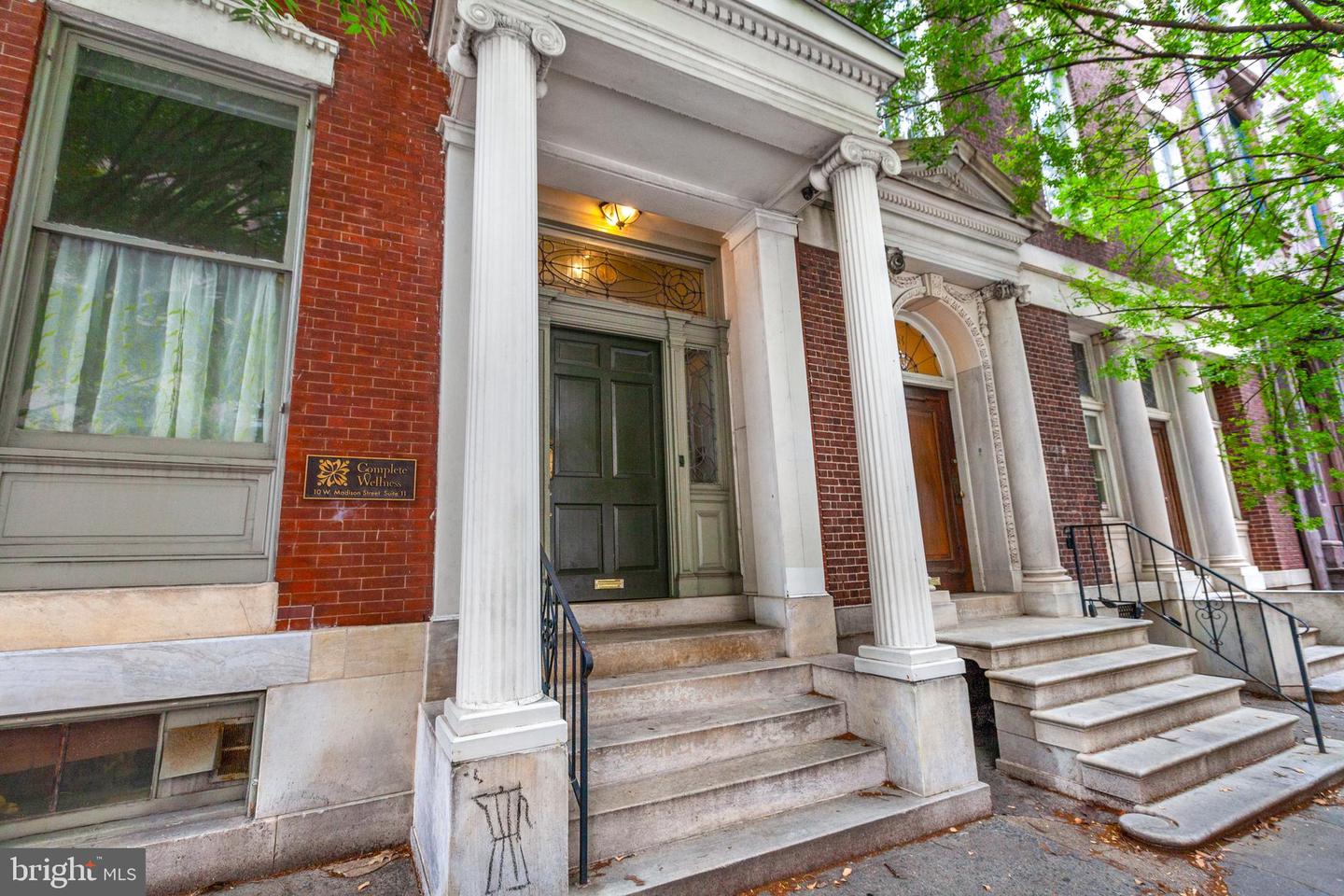 10 W Madison St W #1 — photo