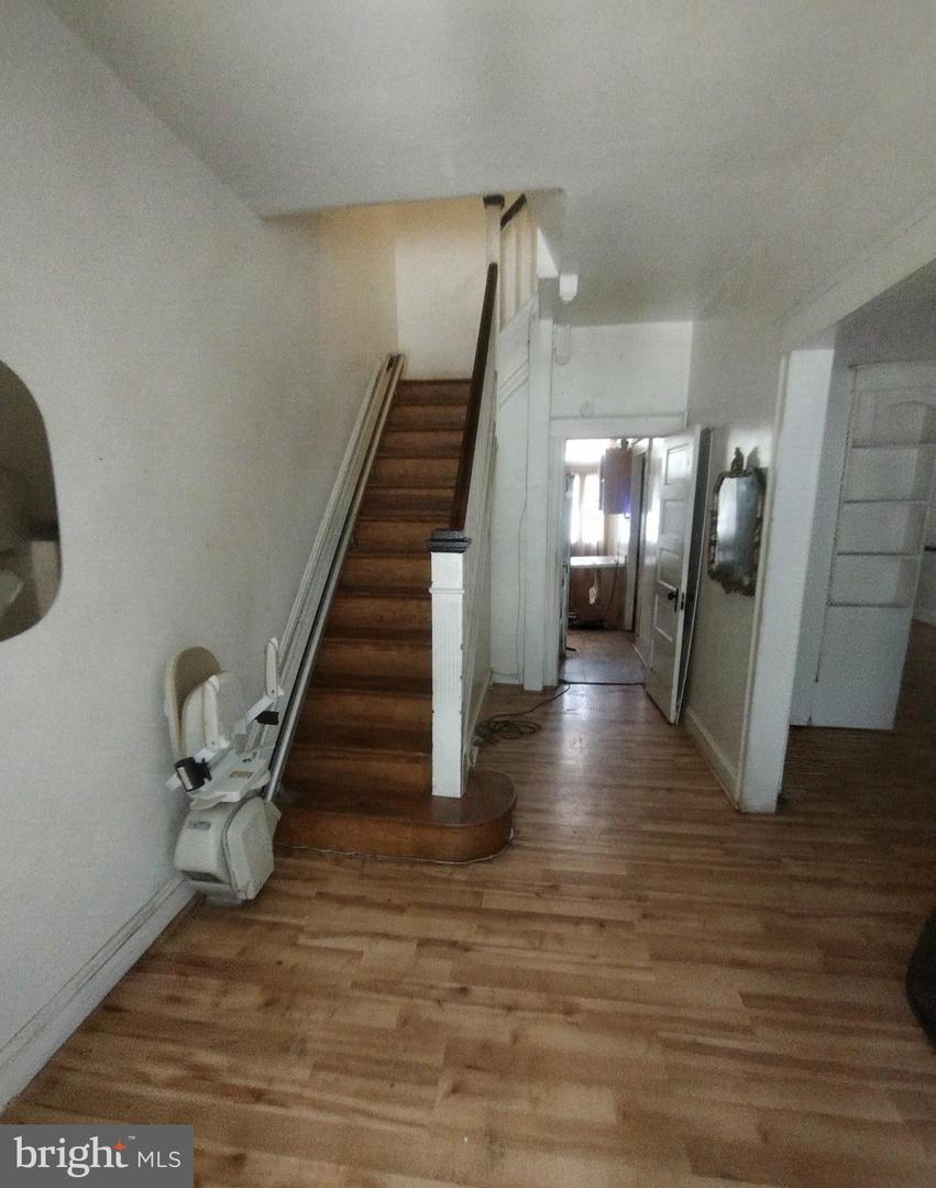11 S Wickham Road, Baltimore, MD 21229 — photo 3