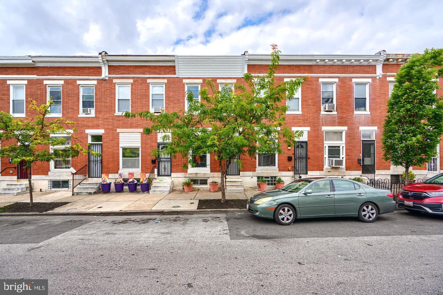 826 N Kenwood Ave — photo