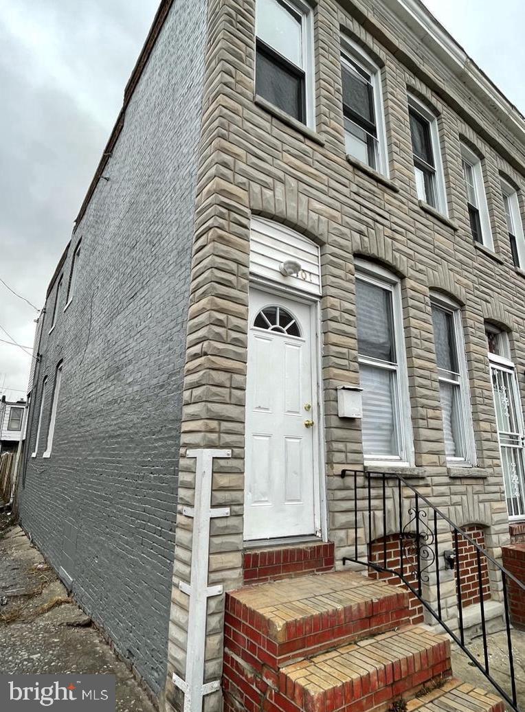 401 S Mount St — photo