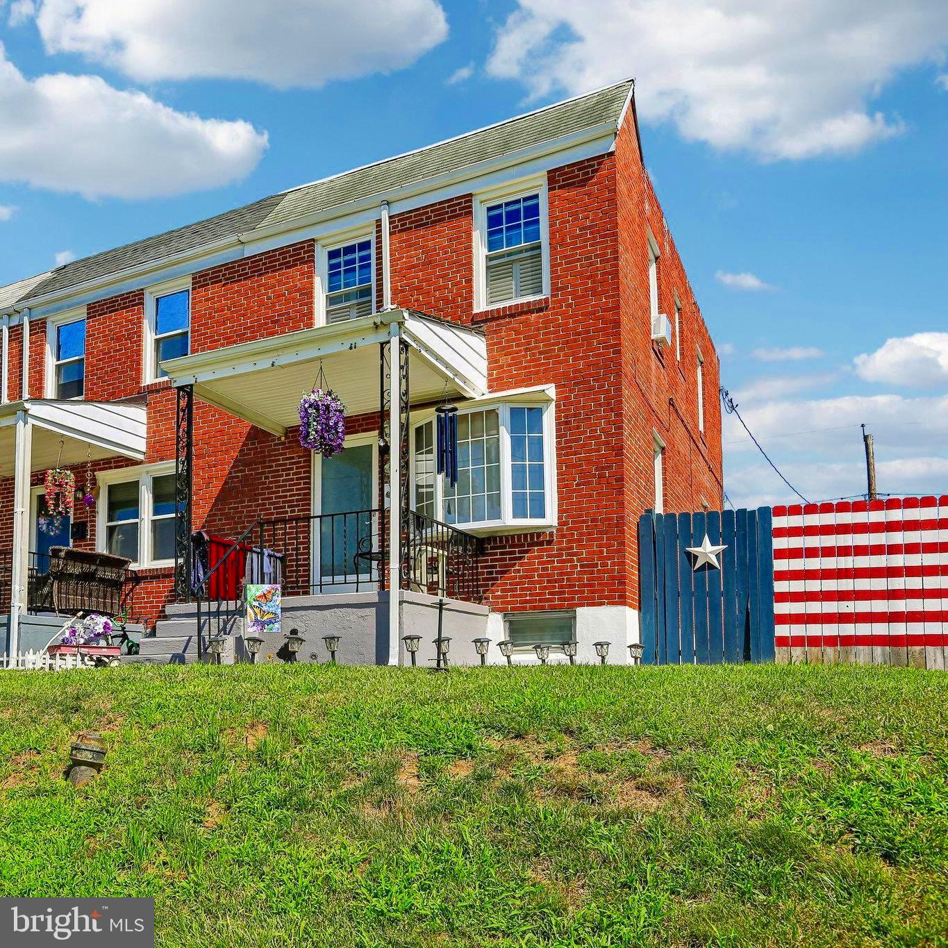 3649 Mactavish Ave — photo