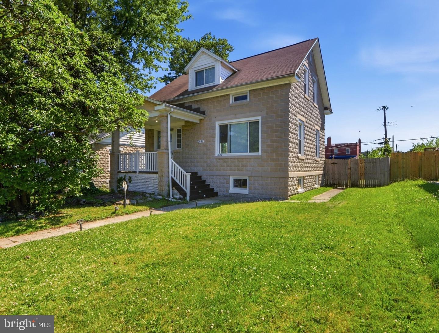 3605 Frankford — photo