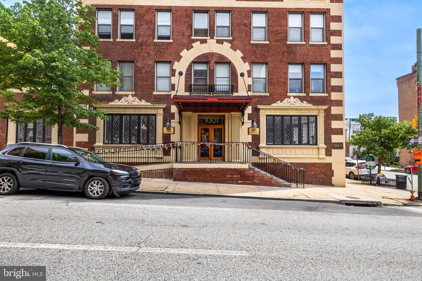 1001 Saint Paul St #8B — photo